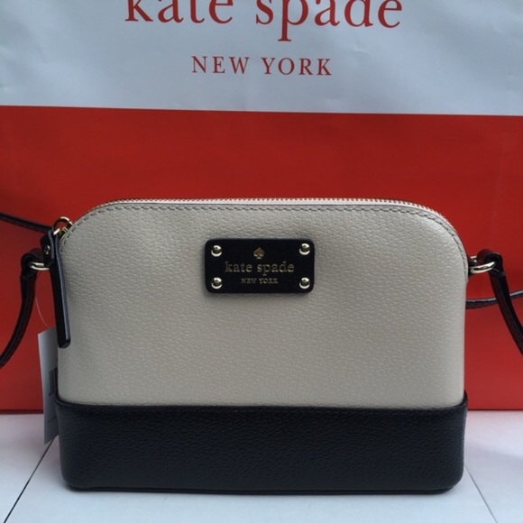 Small Kate Spade ♠️ crossbody purse - Picture 5 of 5